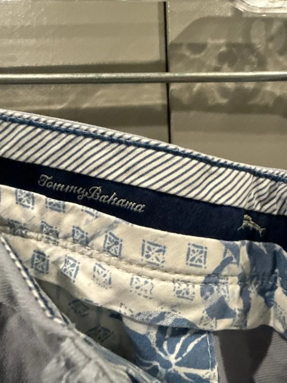 Tommy Bahama Mens Shorts Size 35 Blue Chino Flat Front Pocket Casual